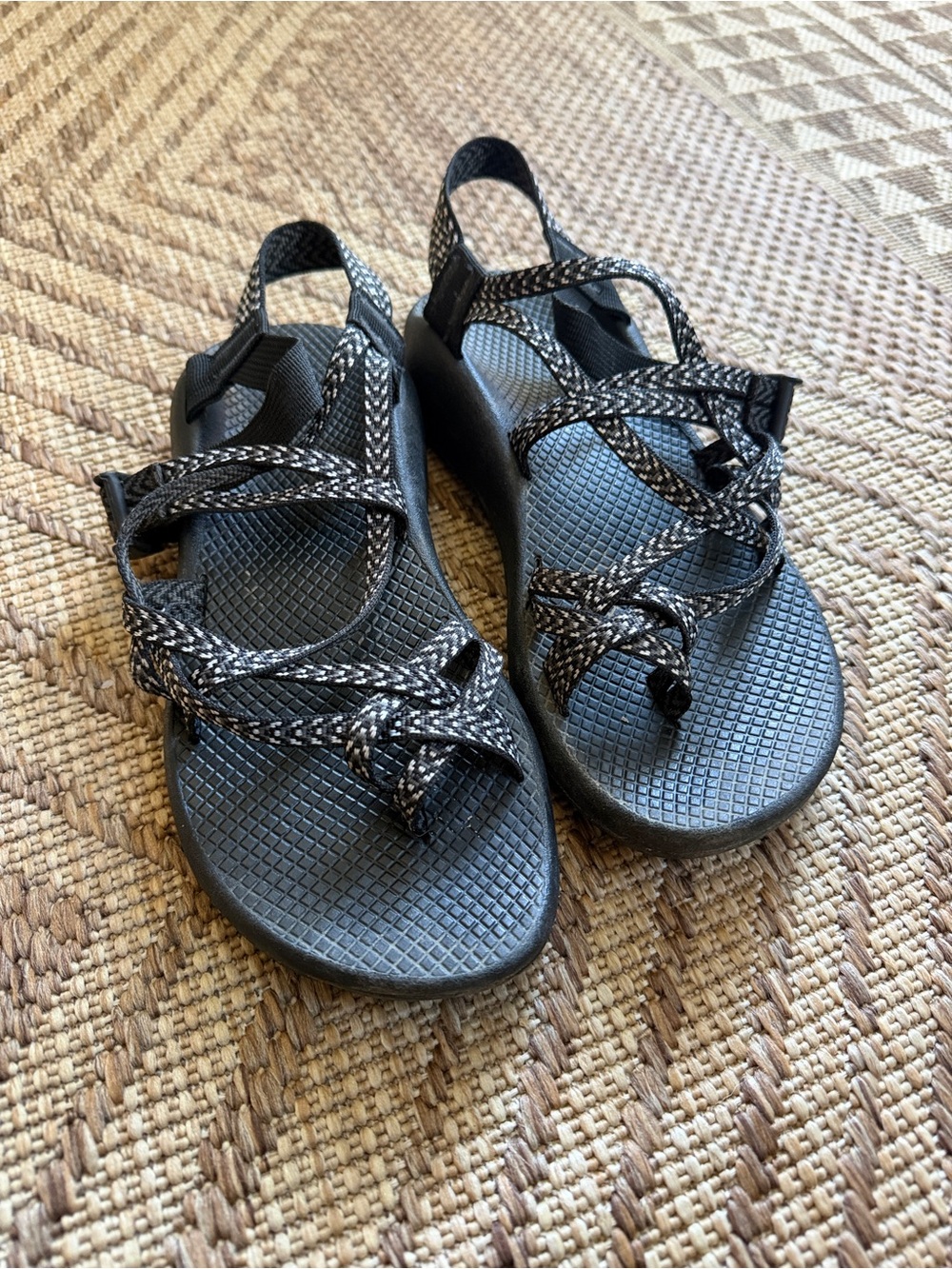 Chaco sandals W 9.5 black and white straps